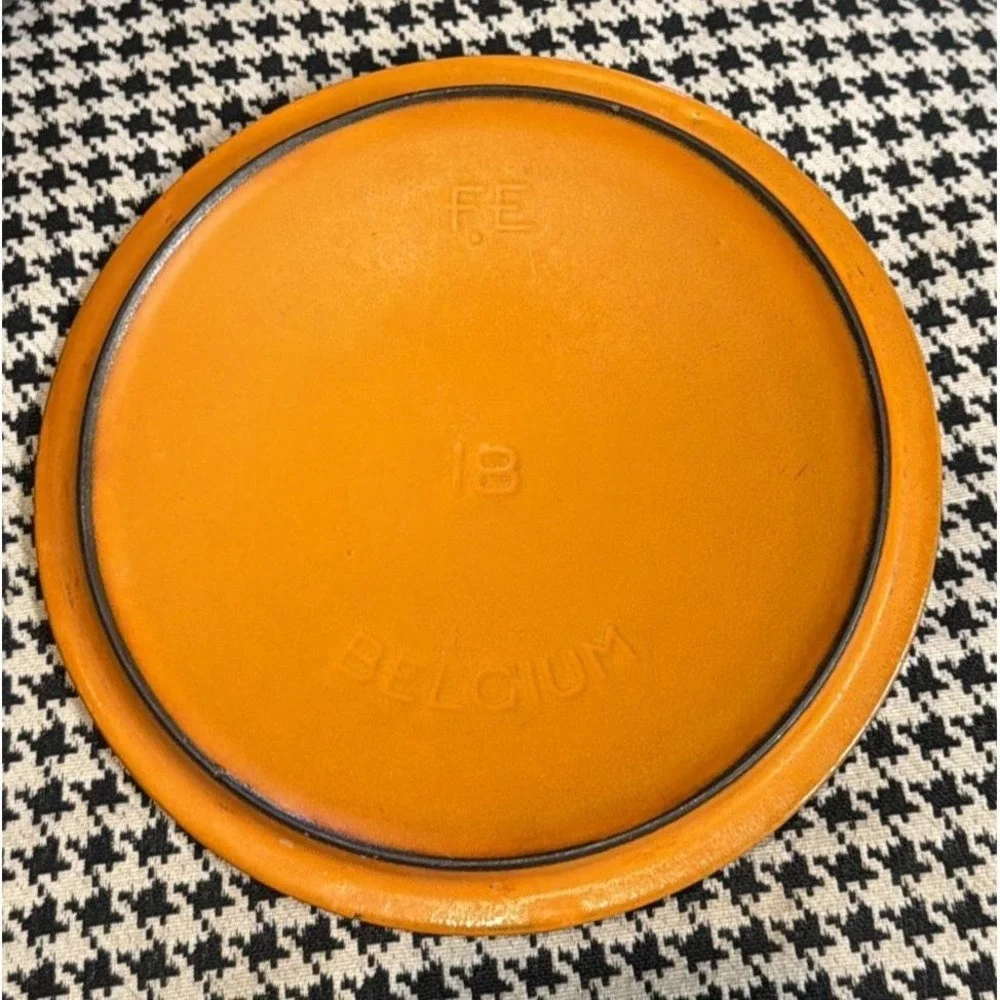 Vintage Descoware Flame Ombre Orange Enameled Cast Iron Saucepan w/‎ Lid FE 18